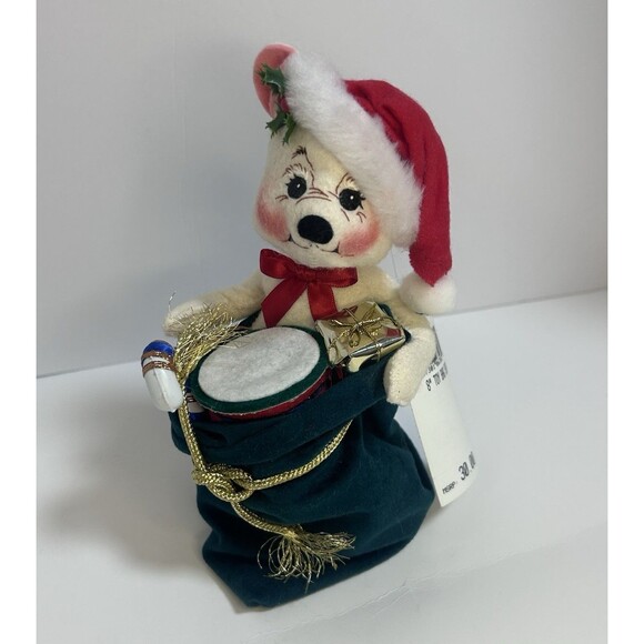 NWT AnnaLee Christmas White  8" Toy Bag Bear Holding Presents Collectible No Box - Picture 1 of 8
